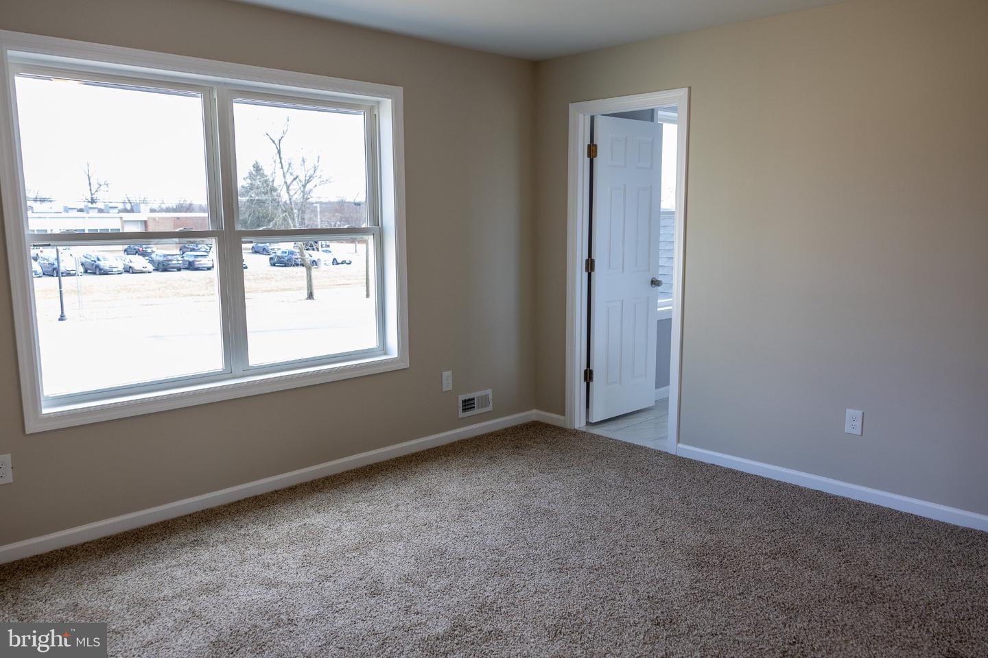 205 Sumner St Property Photo 21