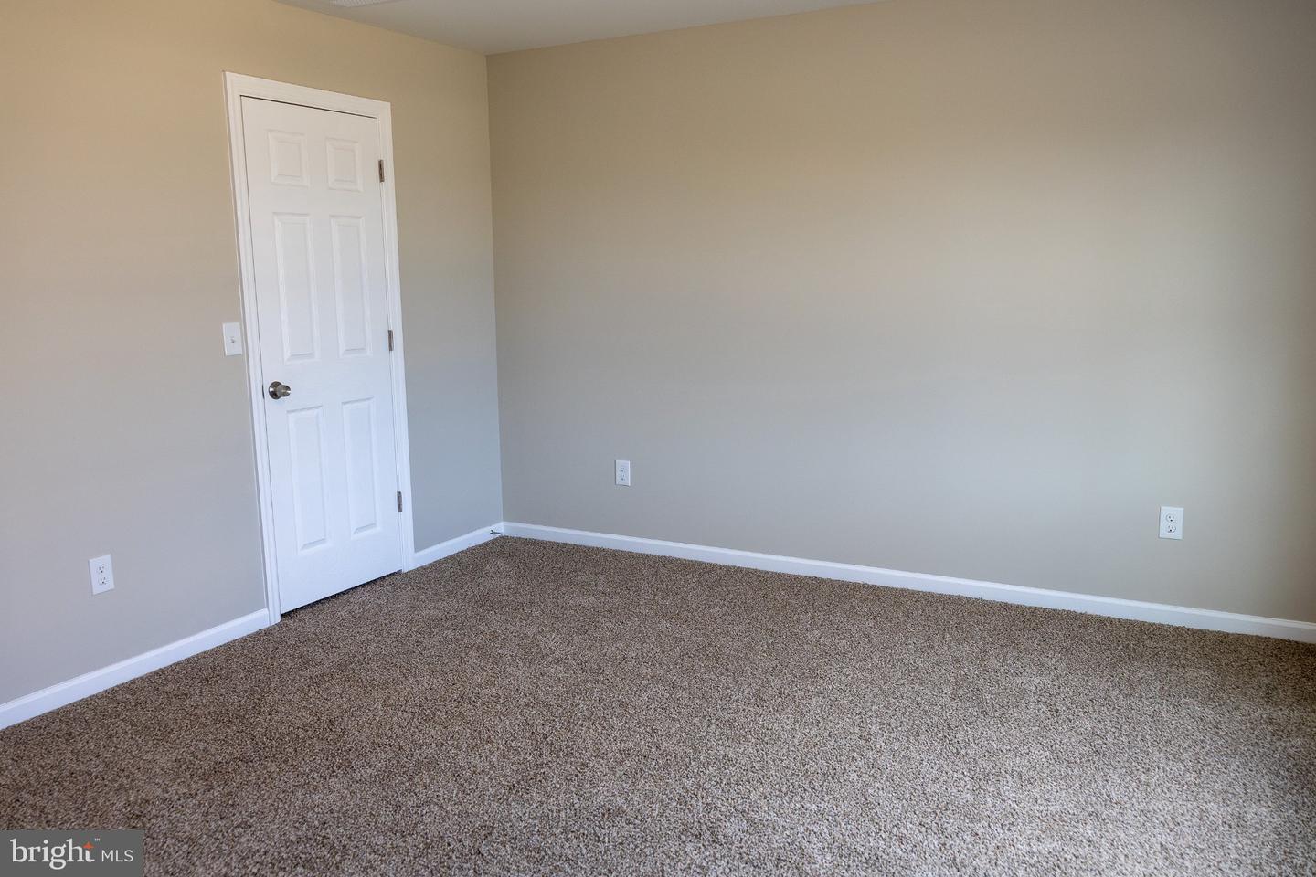 205 Sumner St Property Photo 23