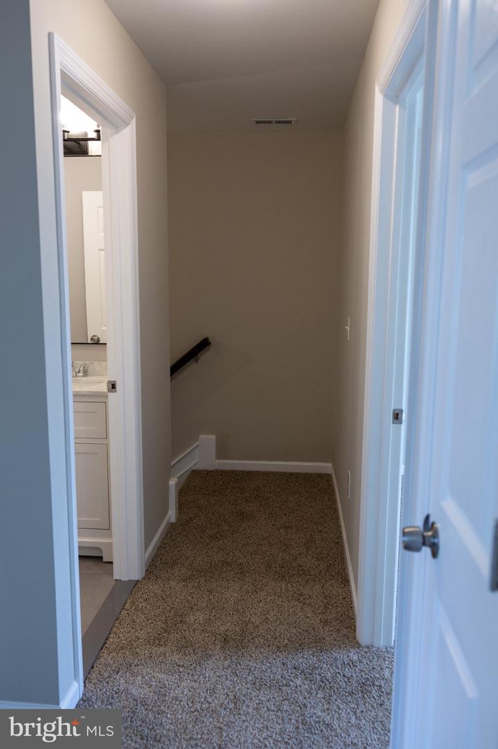 205 Sumner St Property Photo 24