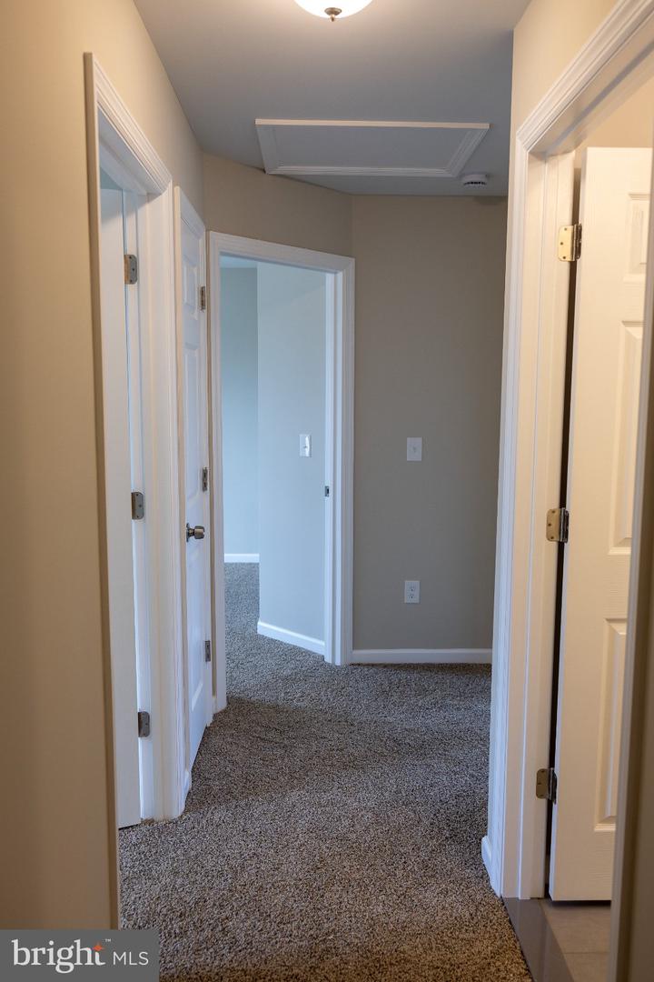 205 Sumner St Property Photo 25