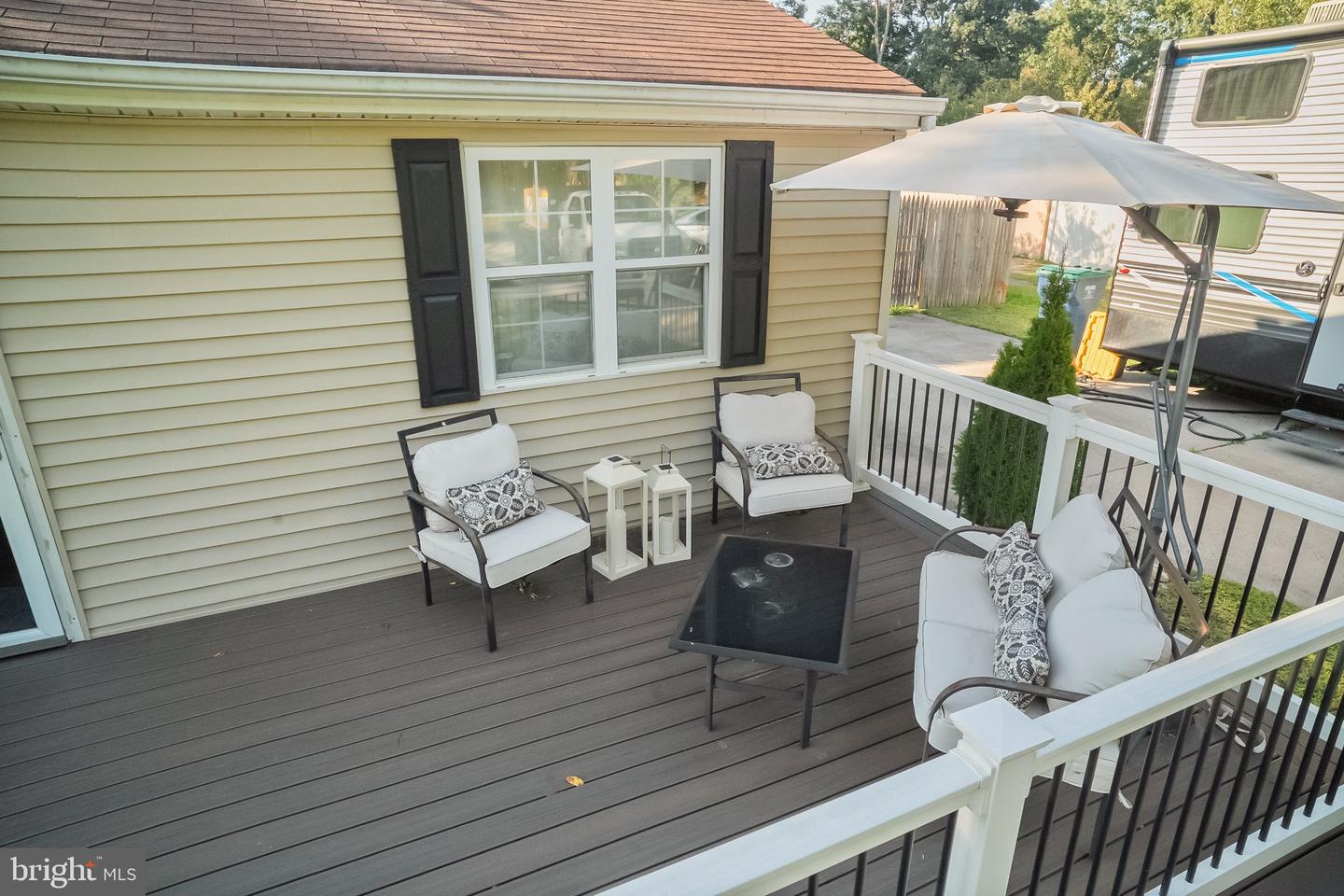 119 Berti St Property Photo 2