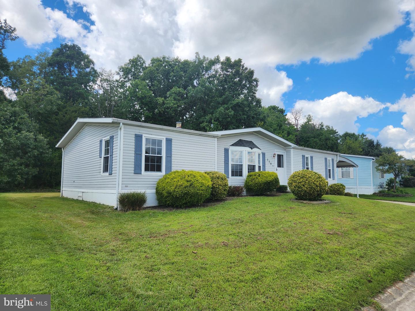 279 Mayflower Dr Property Photo 1