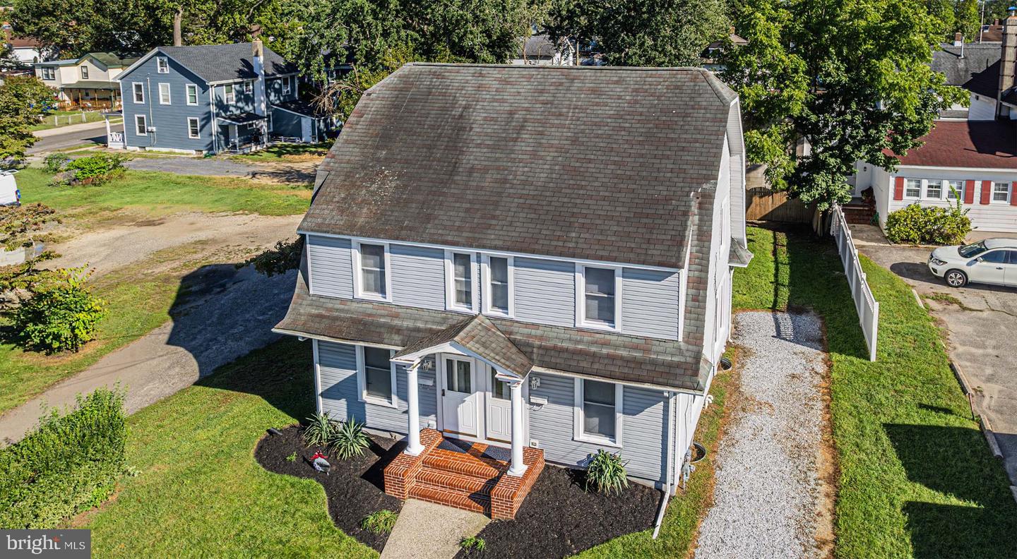 108 VINE ST Property Photo 1