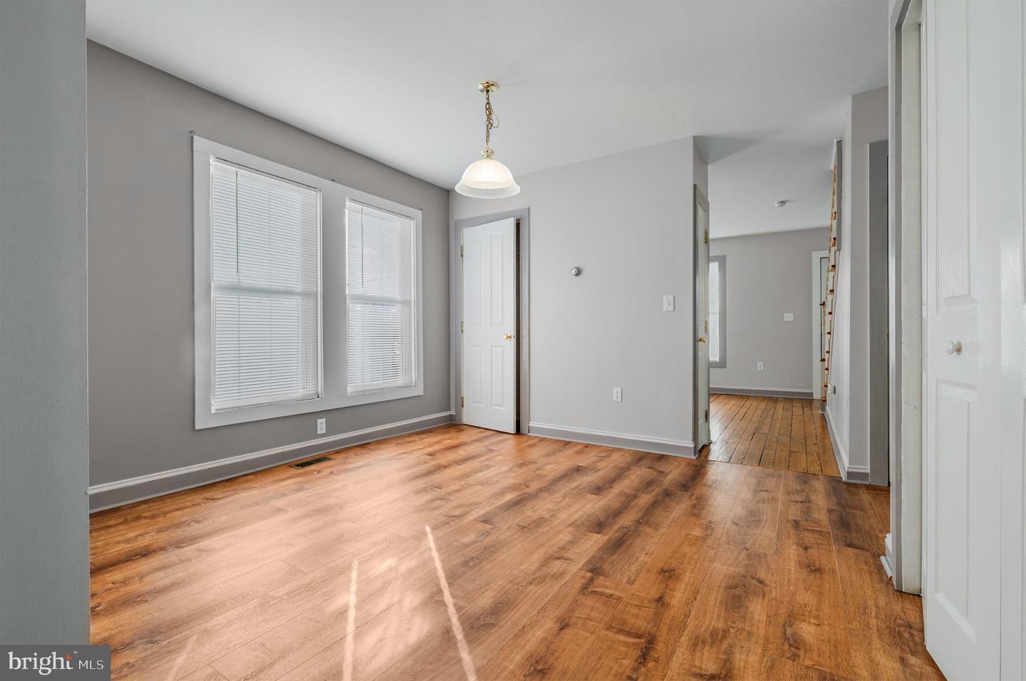 108 Vine St Property Photo 2