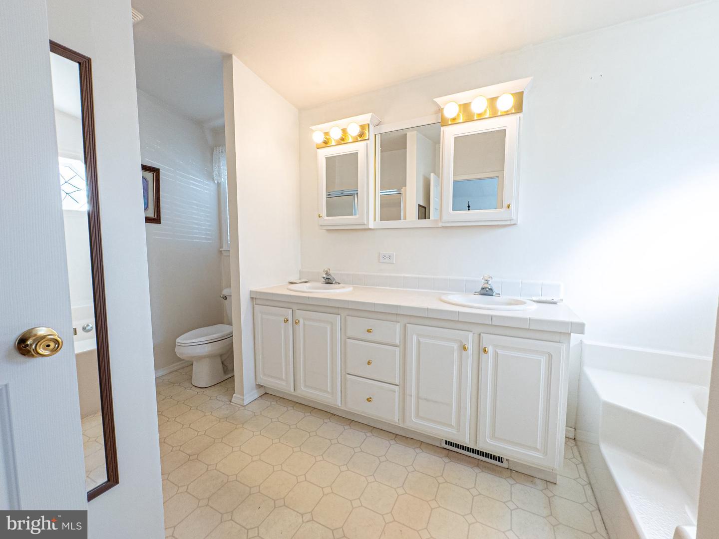 287 Pebble Beach Dr Property Photo 20