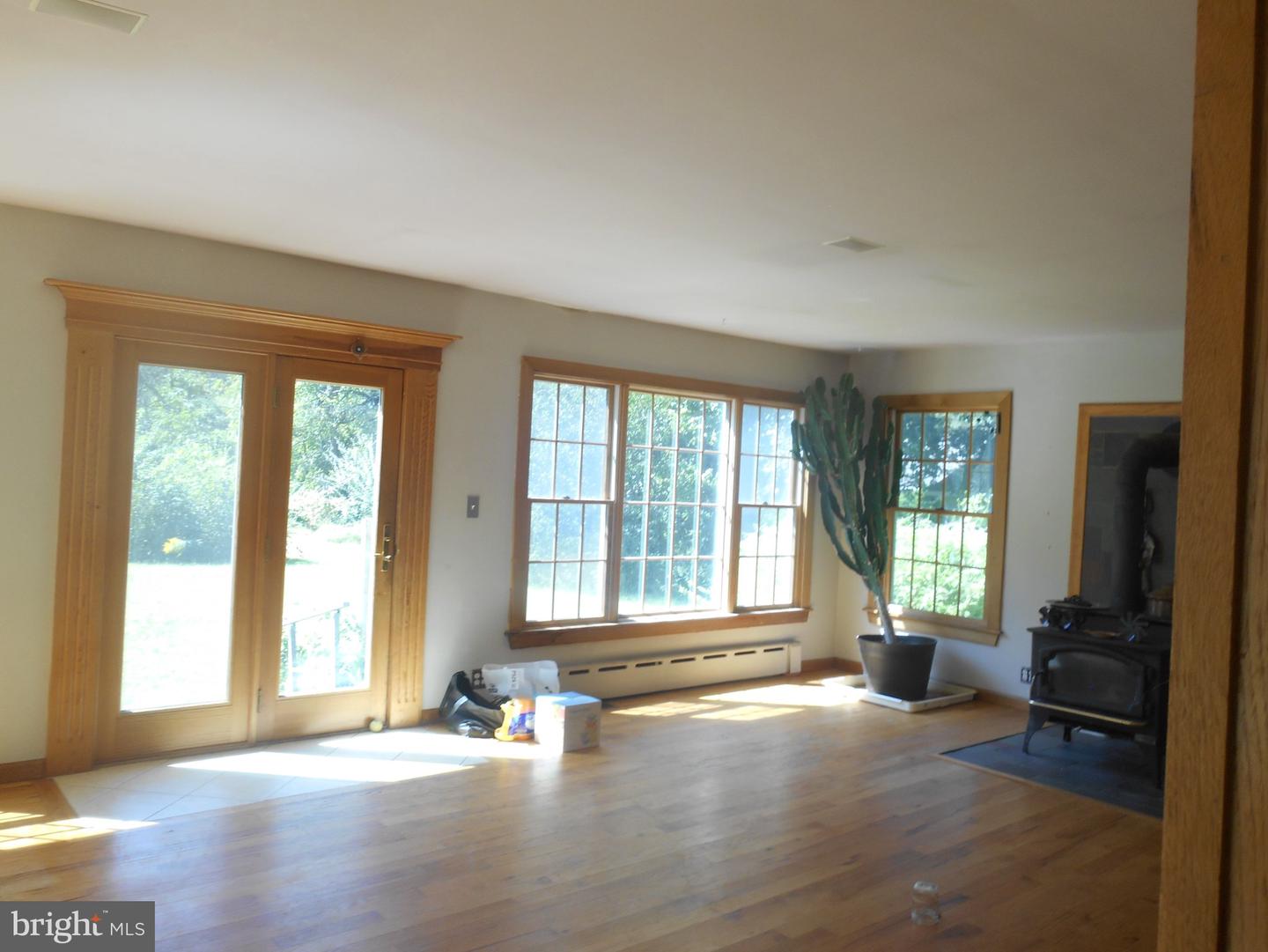1002 N Chew Rd Property Photo 7