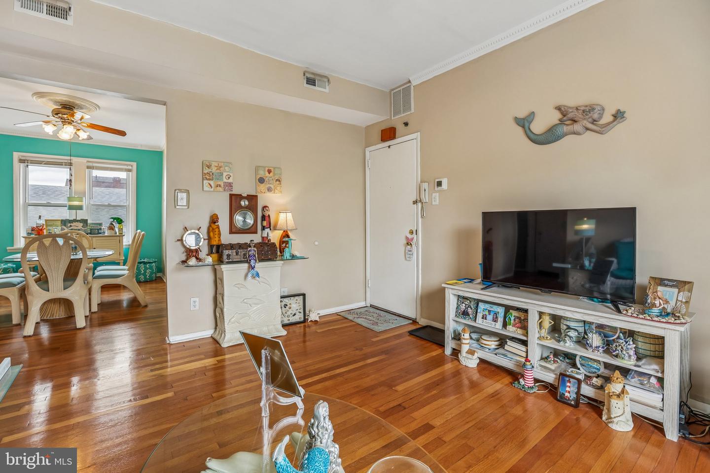 2 Montgomery Ave #b1 Property Photo 8