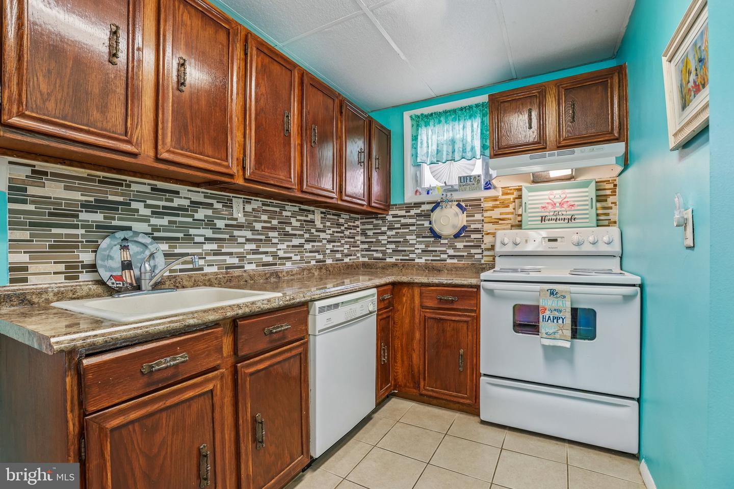 2 Montgomery Ave #b1 Property Photo 12