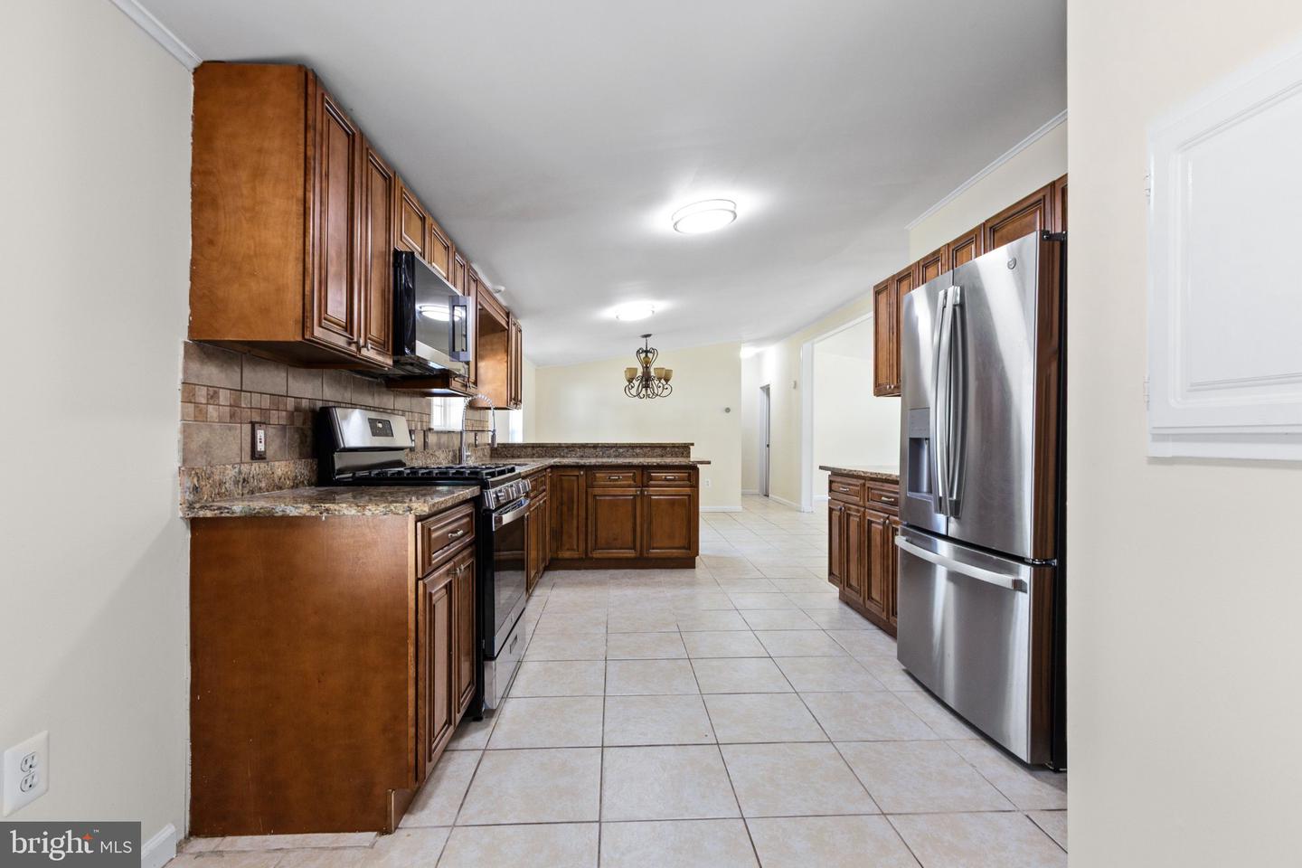 210 Carver Ave Property Photo 8