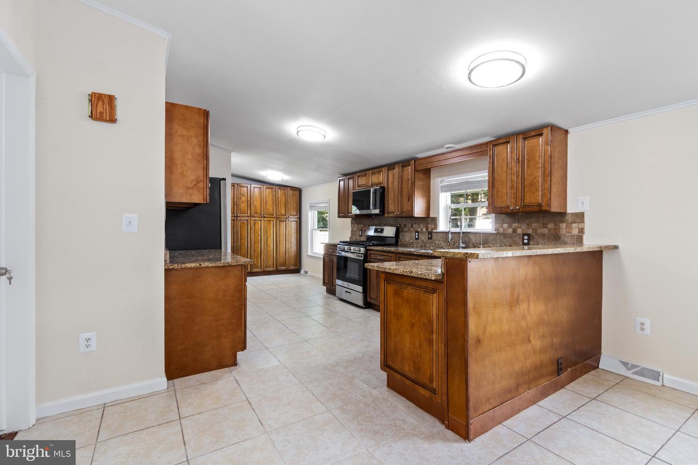 210 Carver Ave Property Photo 12