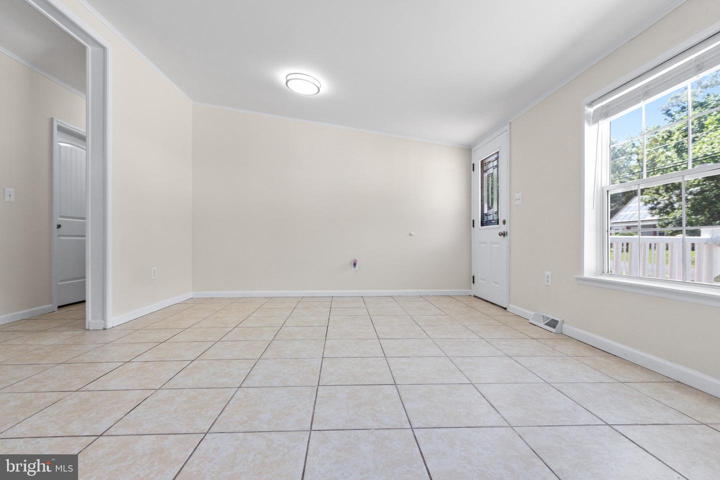 210 Carver Ave Property Photo 16