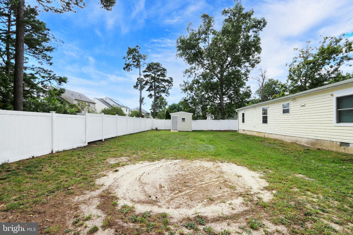 210 Carver Ave Property Photo 37