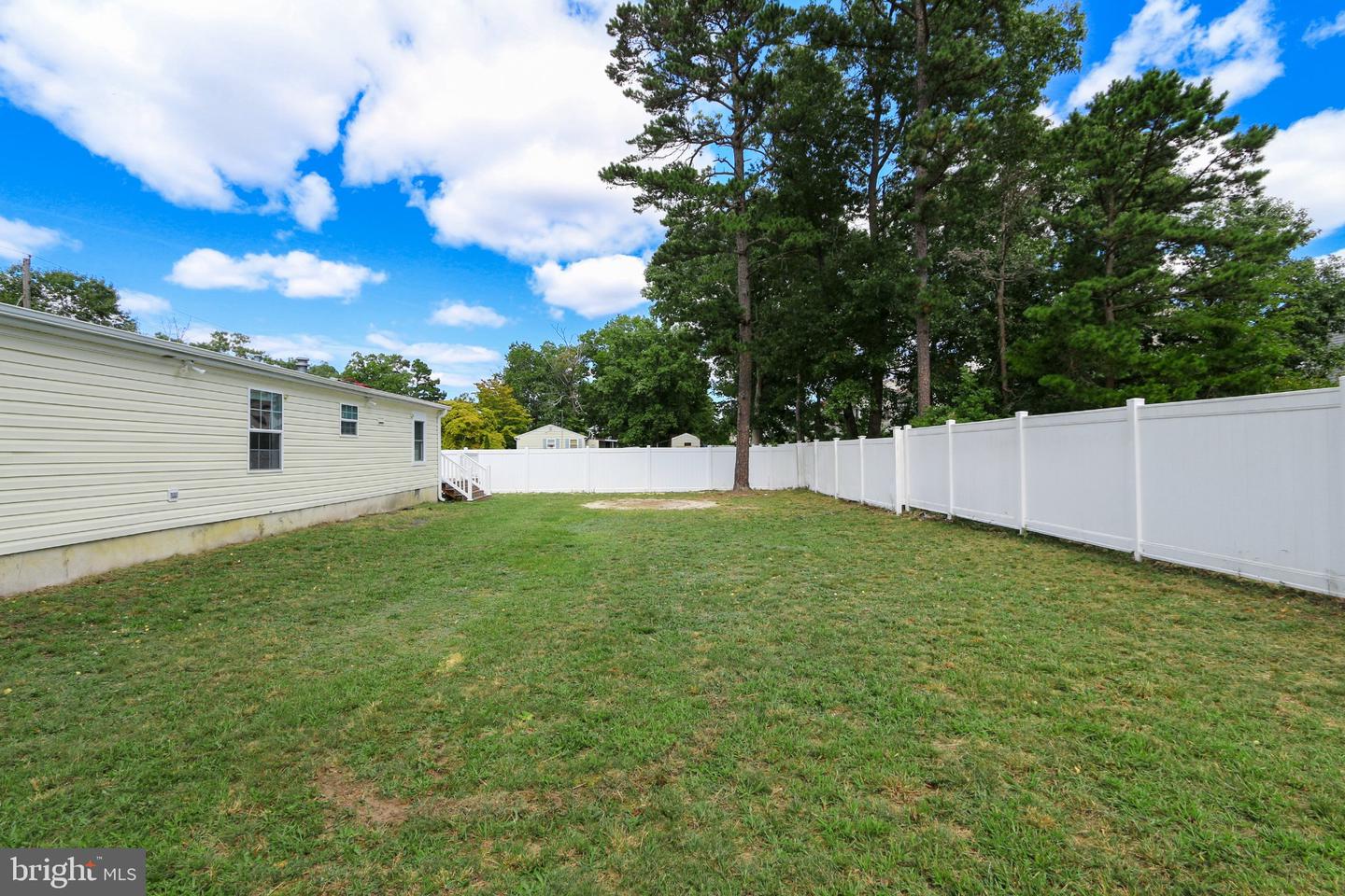 210 Carver Ave Property Photo 41