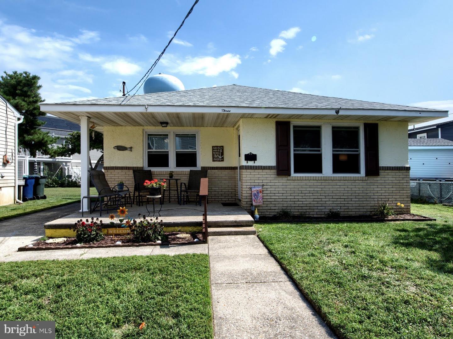 3 GIRARD PL Property Photo 1