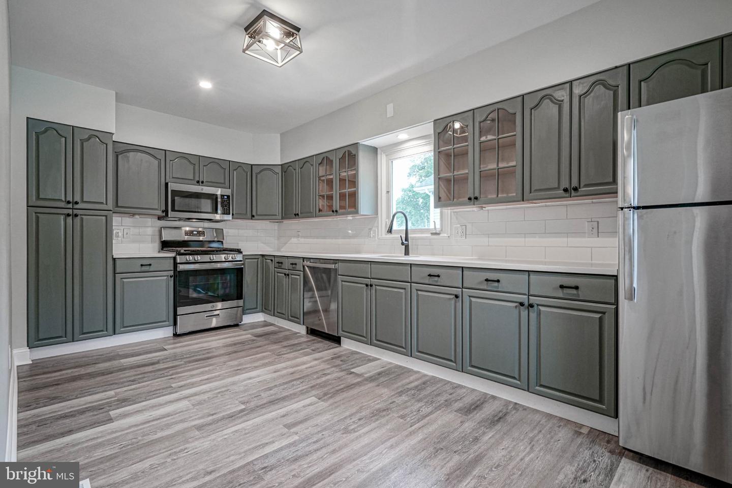 436 Peach St Property Photo 18