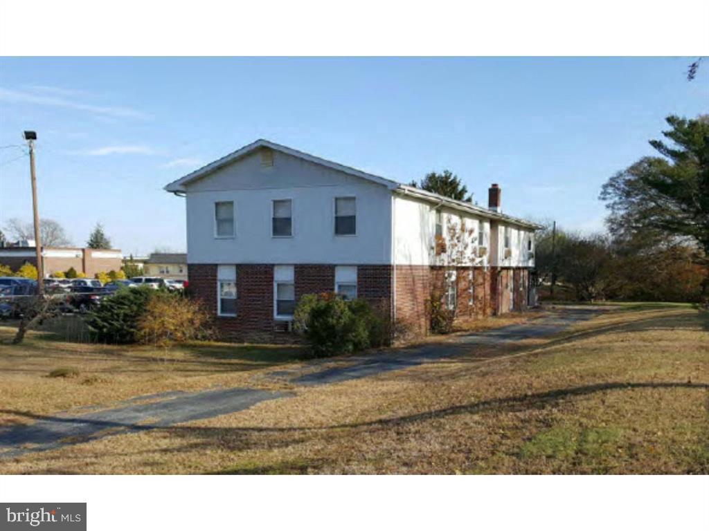 1104 Clematis Ave Property Photo 1