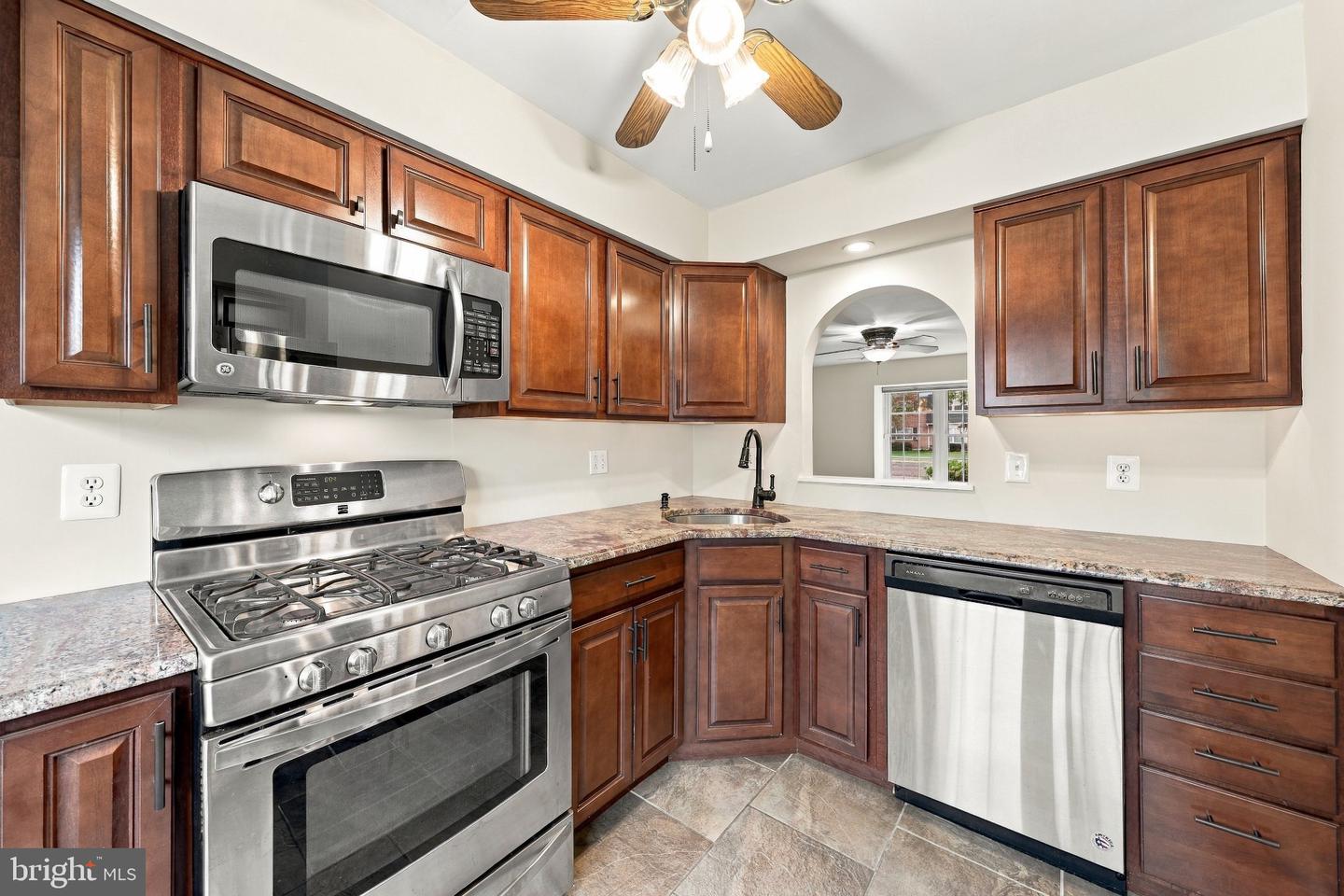 NJAC2026944 Property Photo 19
