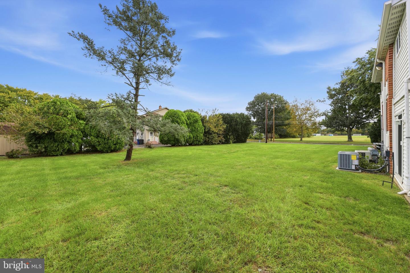 NJAC2026944 Property Photo 33
