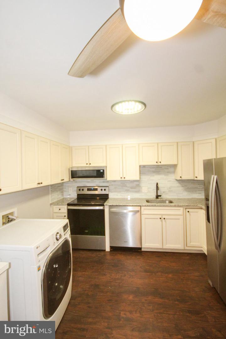5423 Suffolk Ct Property Photo 7