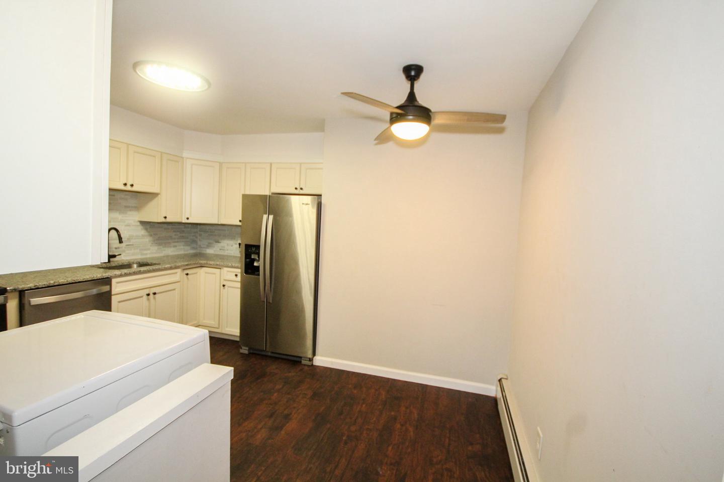 5423 Suffolk Ct Property Photo 8