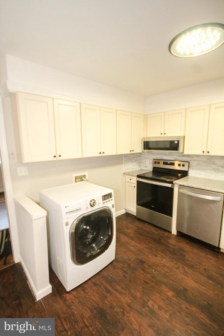 5423 Suffolk Ct Property Photo 11