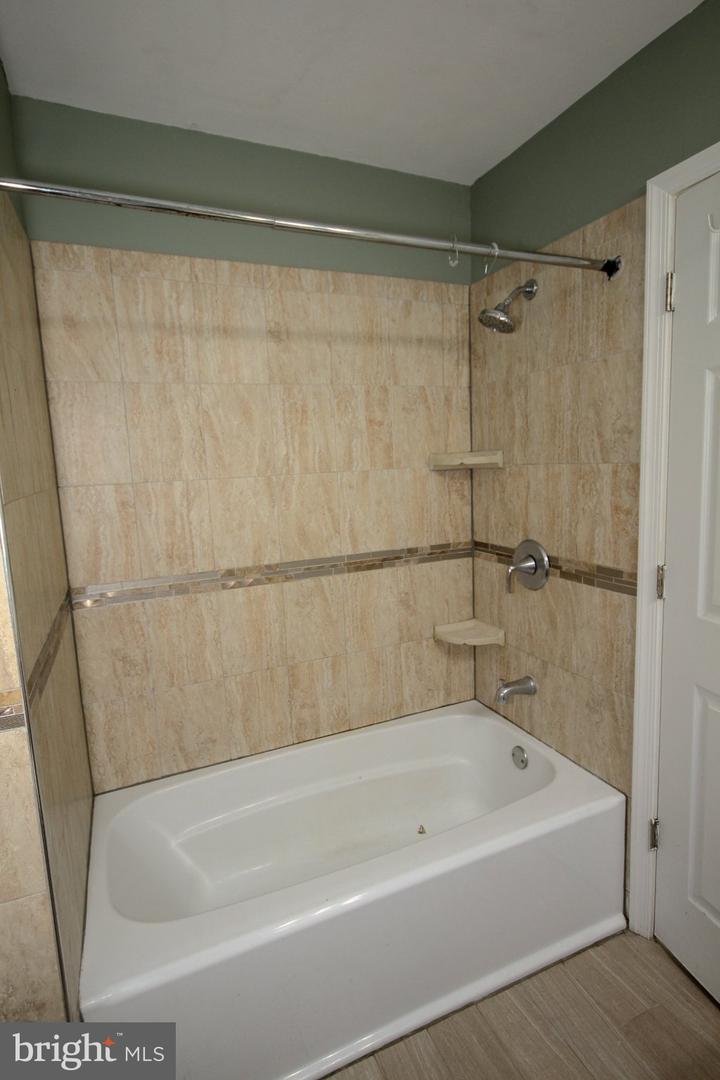 5423 Suffolk Ct Property Photo 13