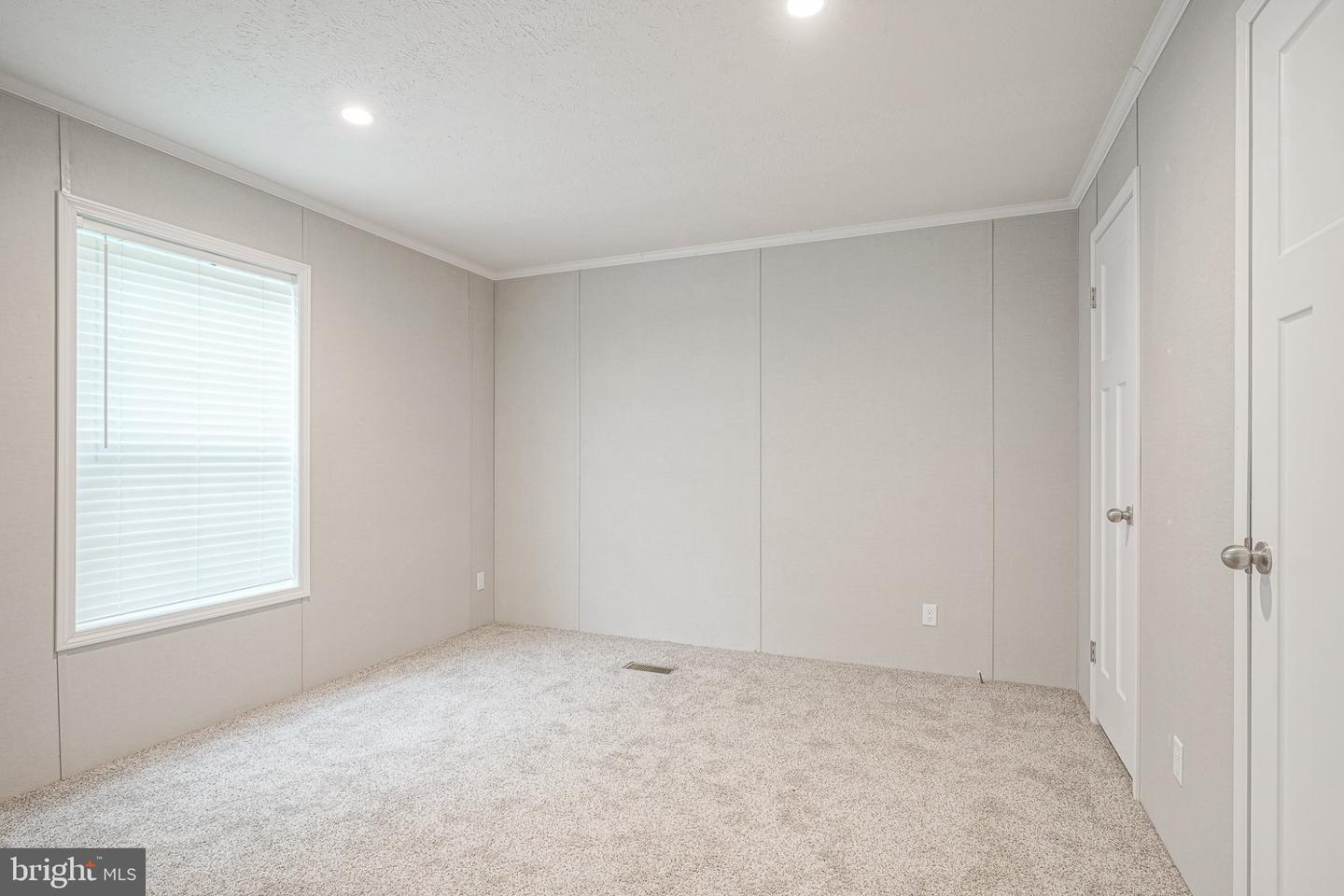 110 Moss Ln Property Photo 13