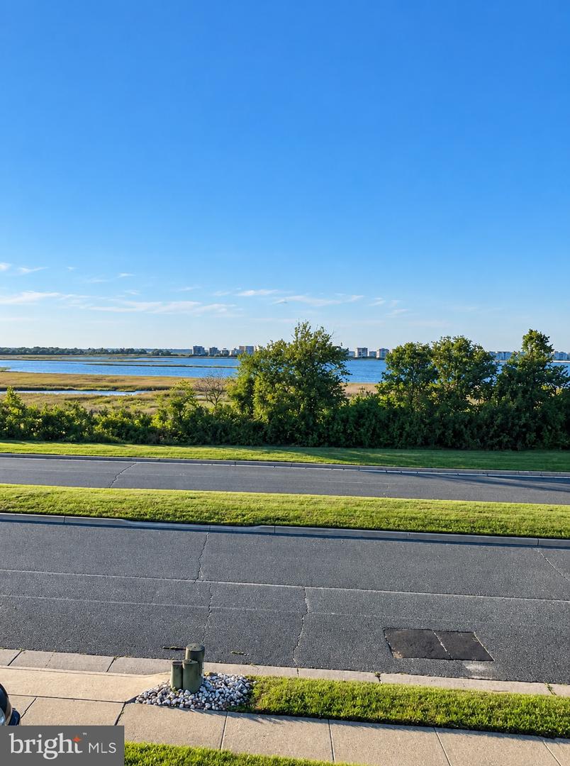 2 Ontario Dr Property Photo 2