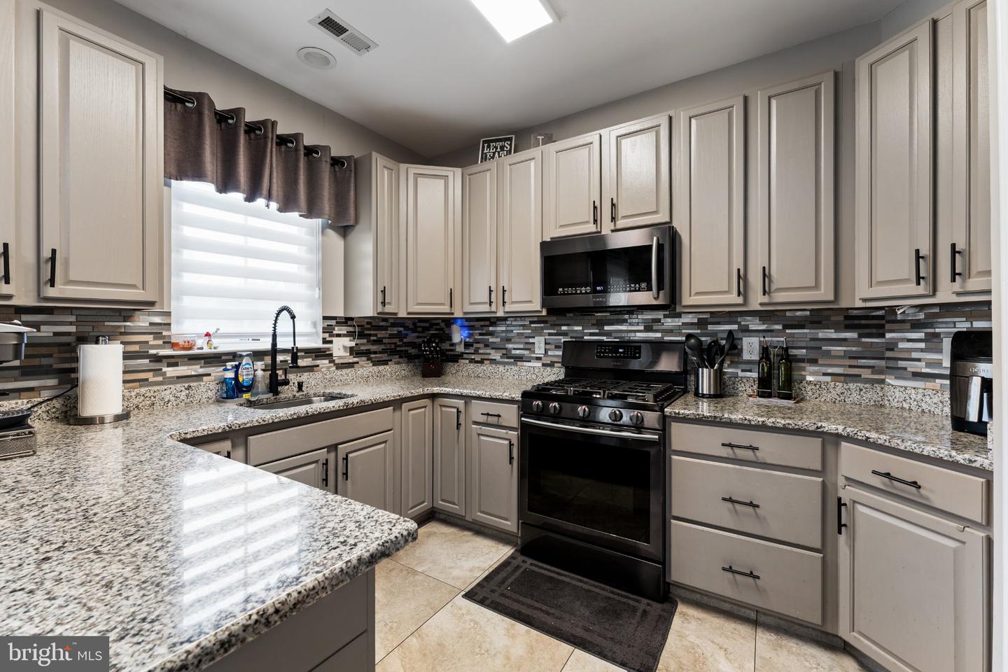 30 W Delray Ln W Property Photo 14