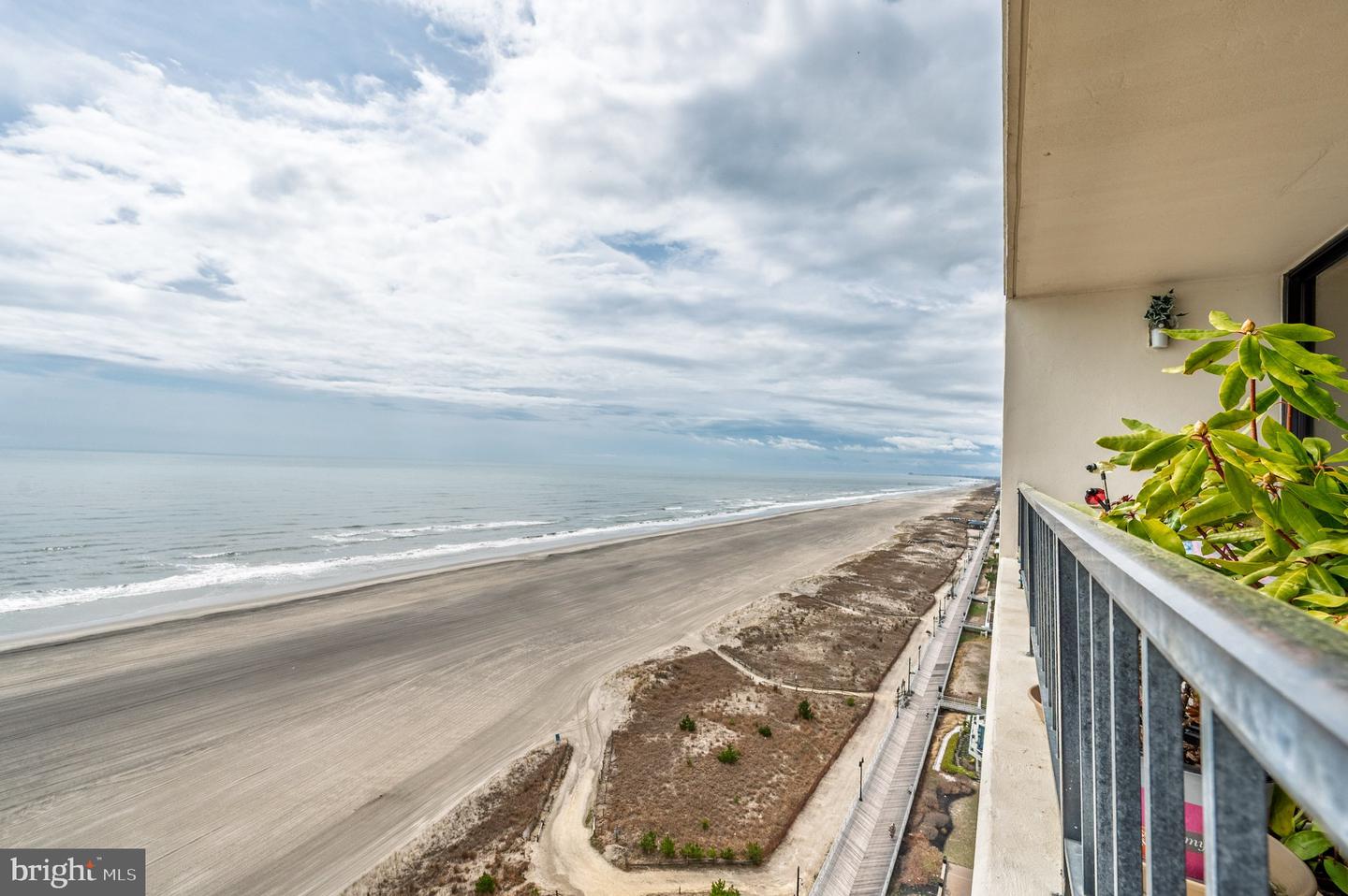 3851 Boardwalk #1702 Property Photo 23