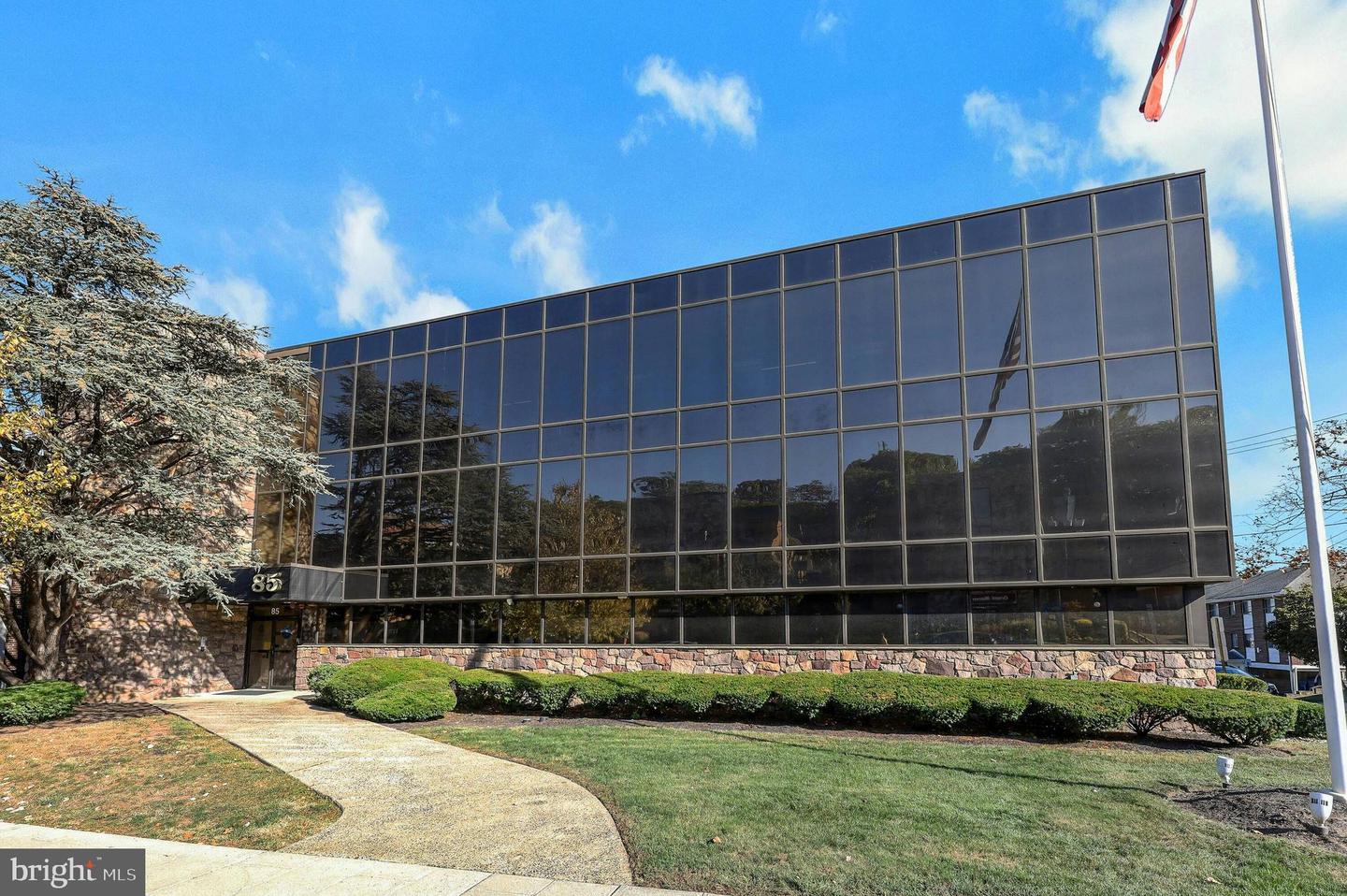 85 Orient Way #3rd Floor Property Photo 1