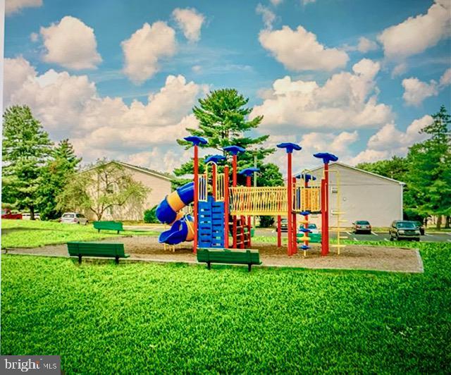 100 Fox Meadow Dr Property Photo 12
