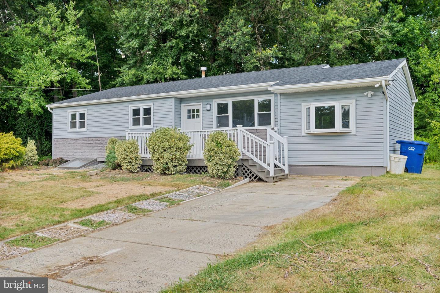 501 Bloomfield Dr Property Photo 1