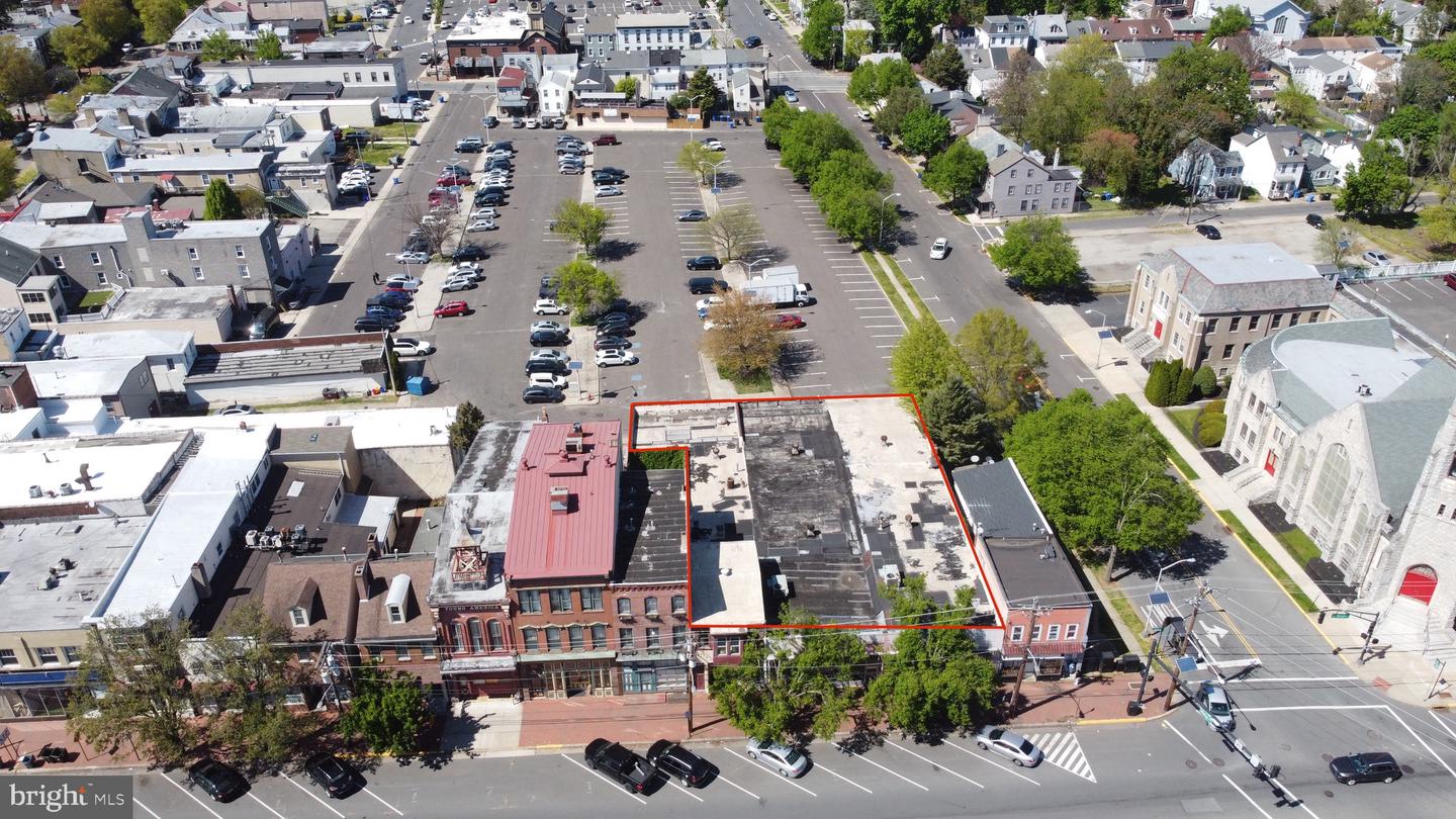 35 E Broad St Property Photo 2