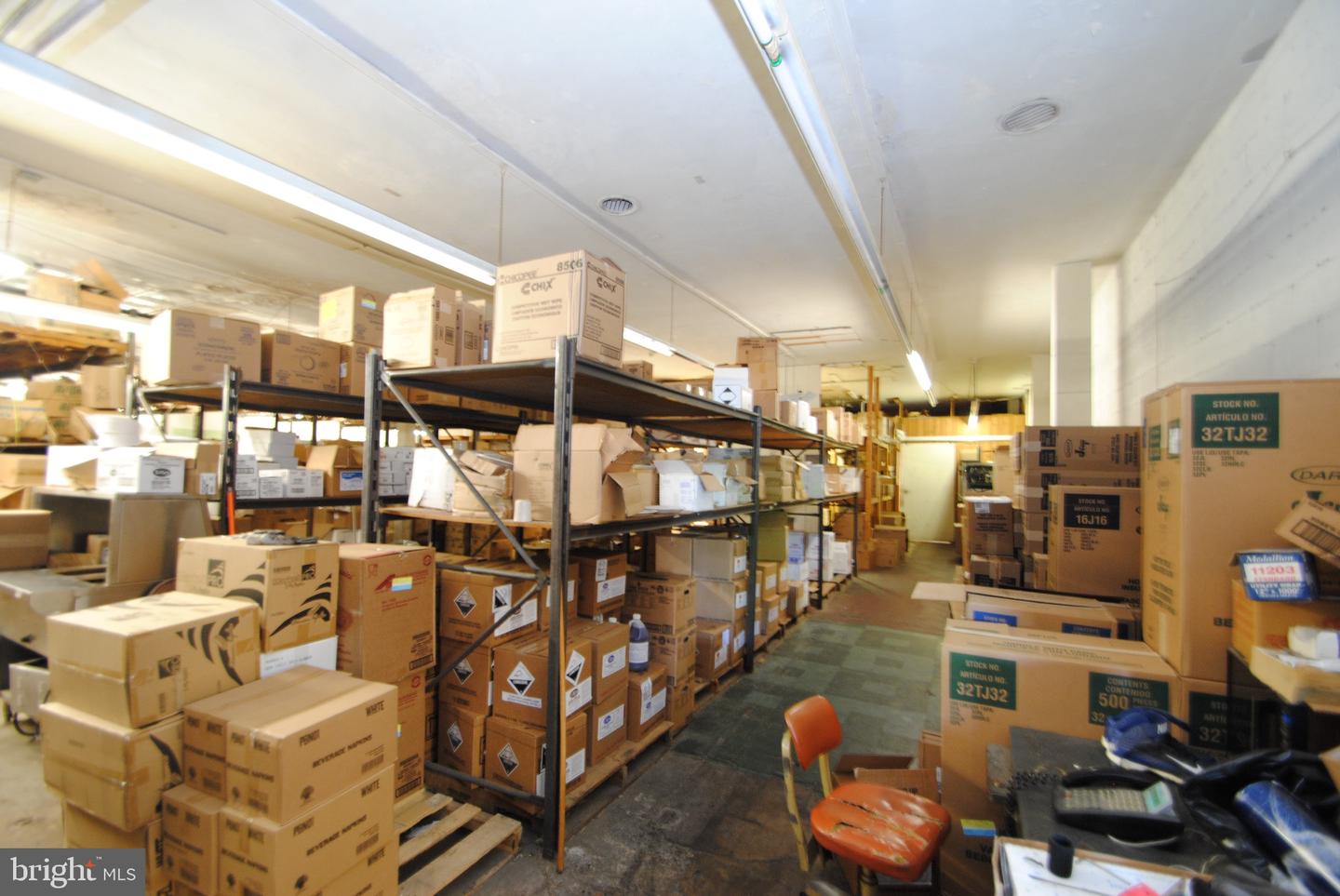 35 E Broad St Property Photo 3