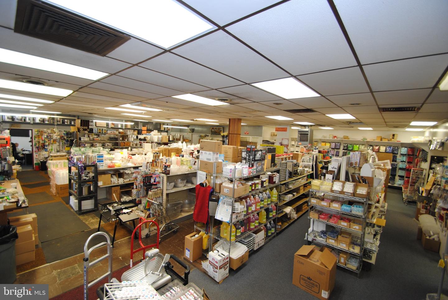 35 E Broad St Property Photo 6