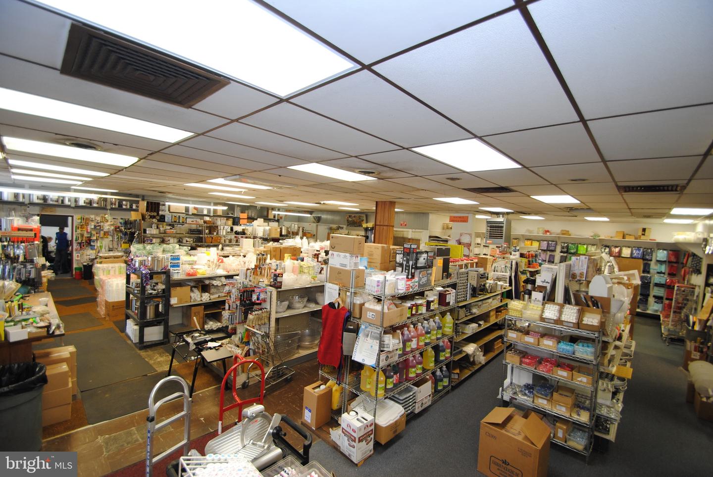 35 E Broad St Property Photo 8
