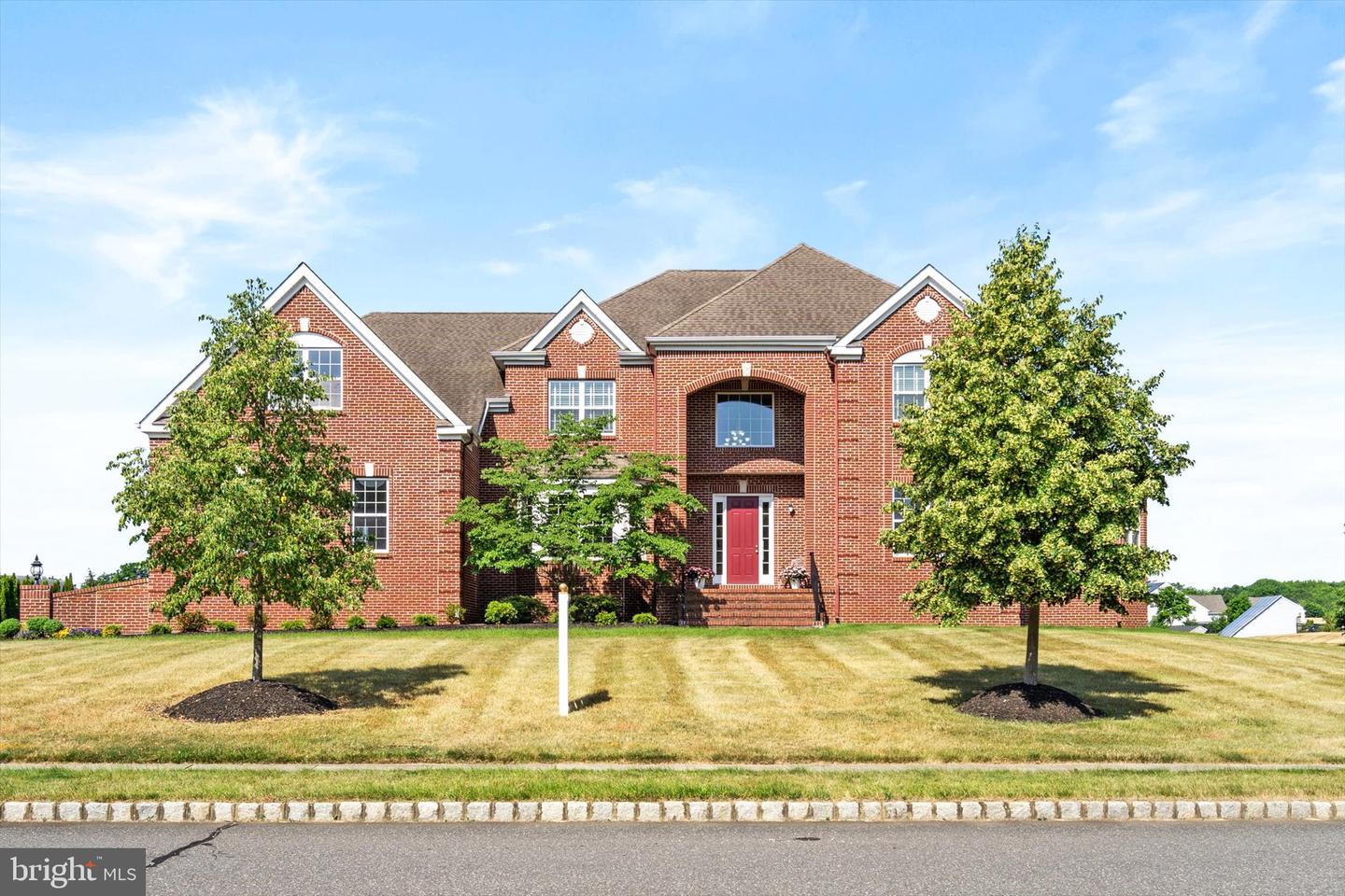 17 Belmont Cir Property Photo 1