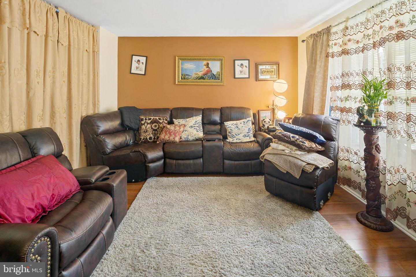 216 Martins Way Property Photo 3