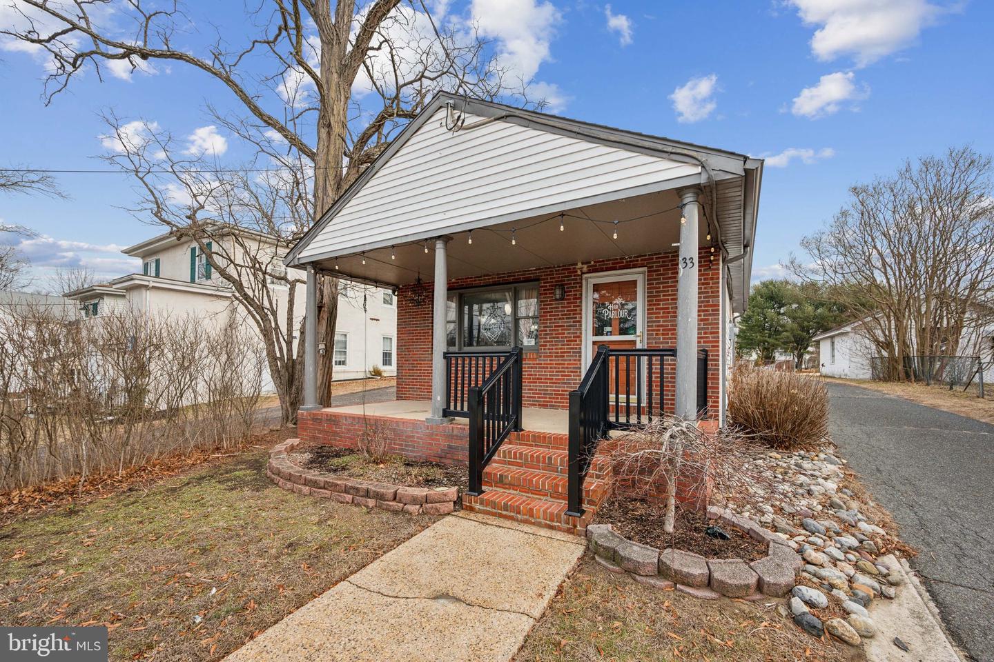 33 Plum Property Photo 3