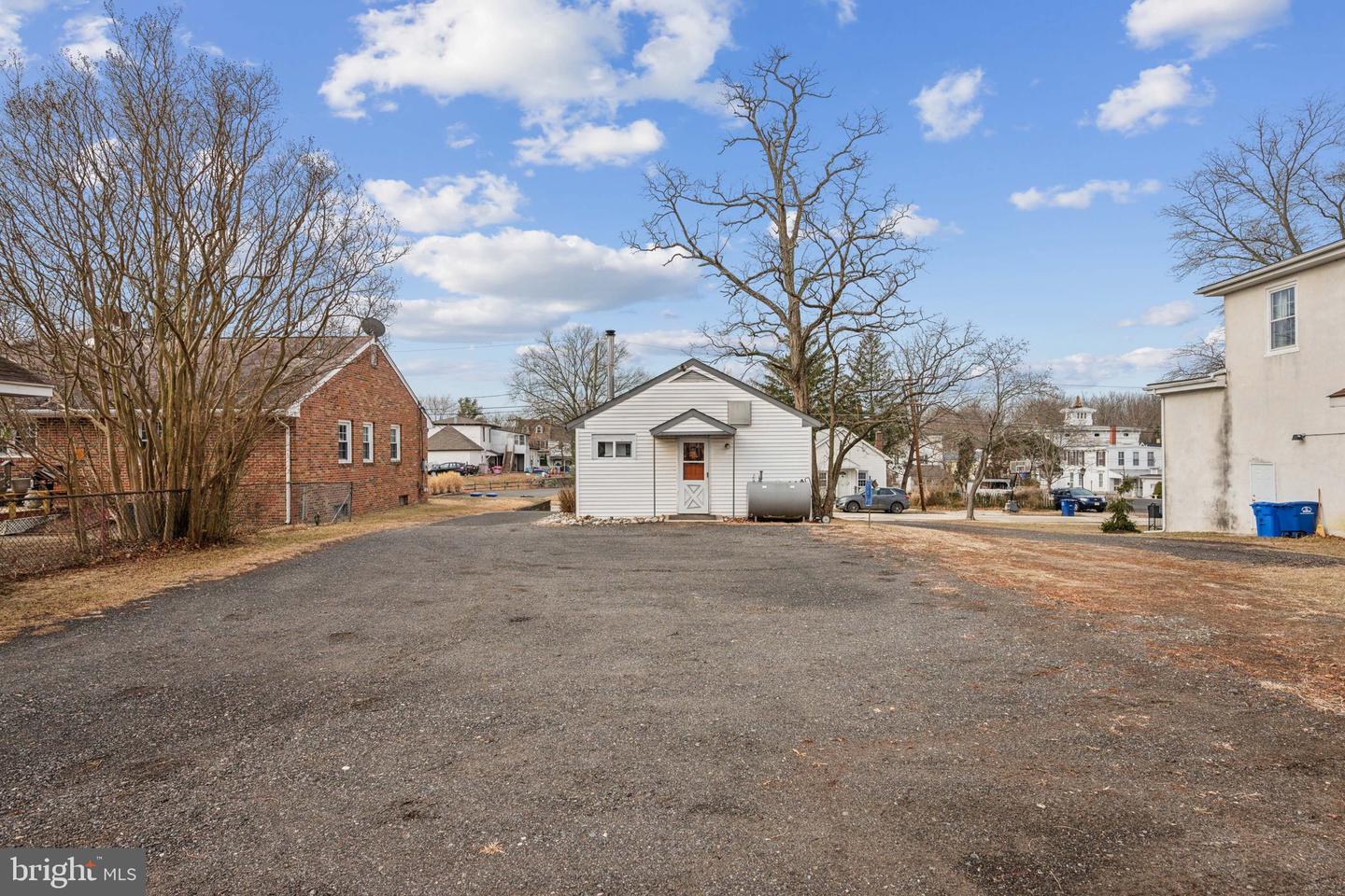 33 Plum Property Photo 13