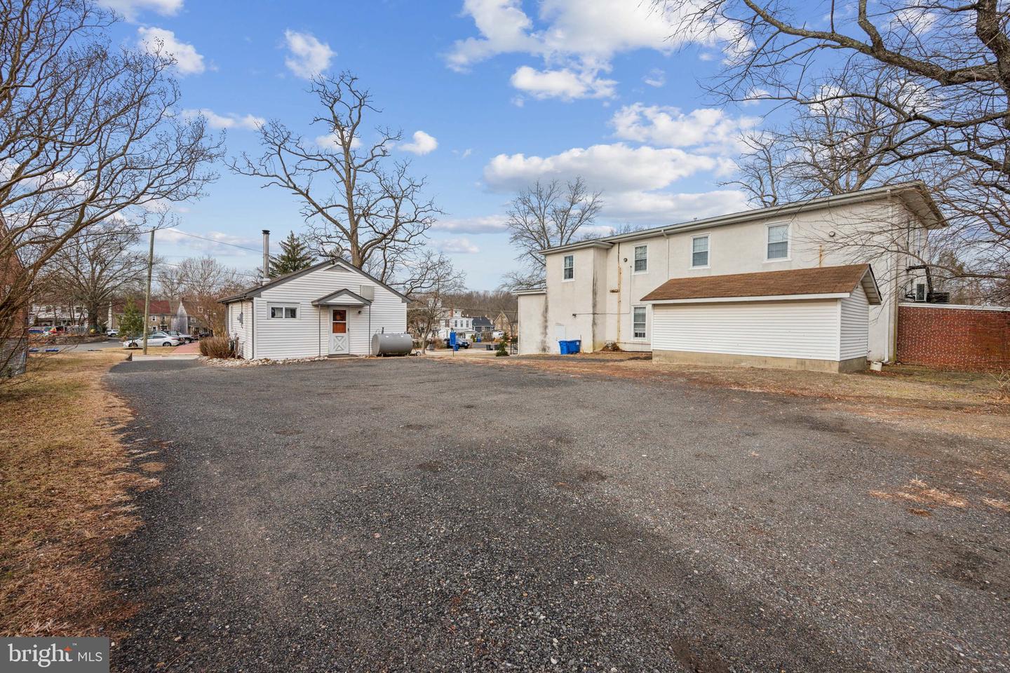 33 Plum Property Photo 24