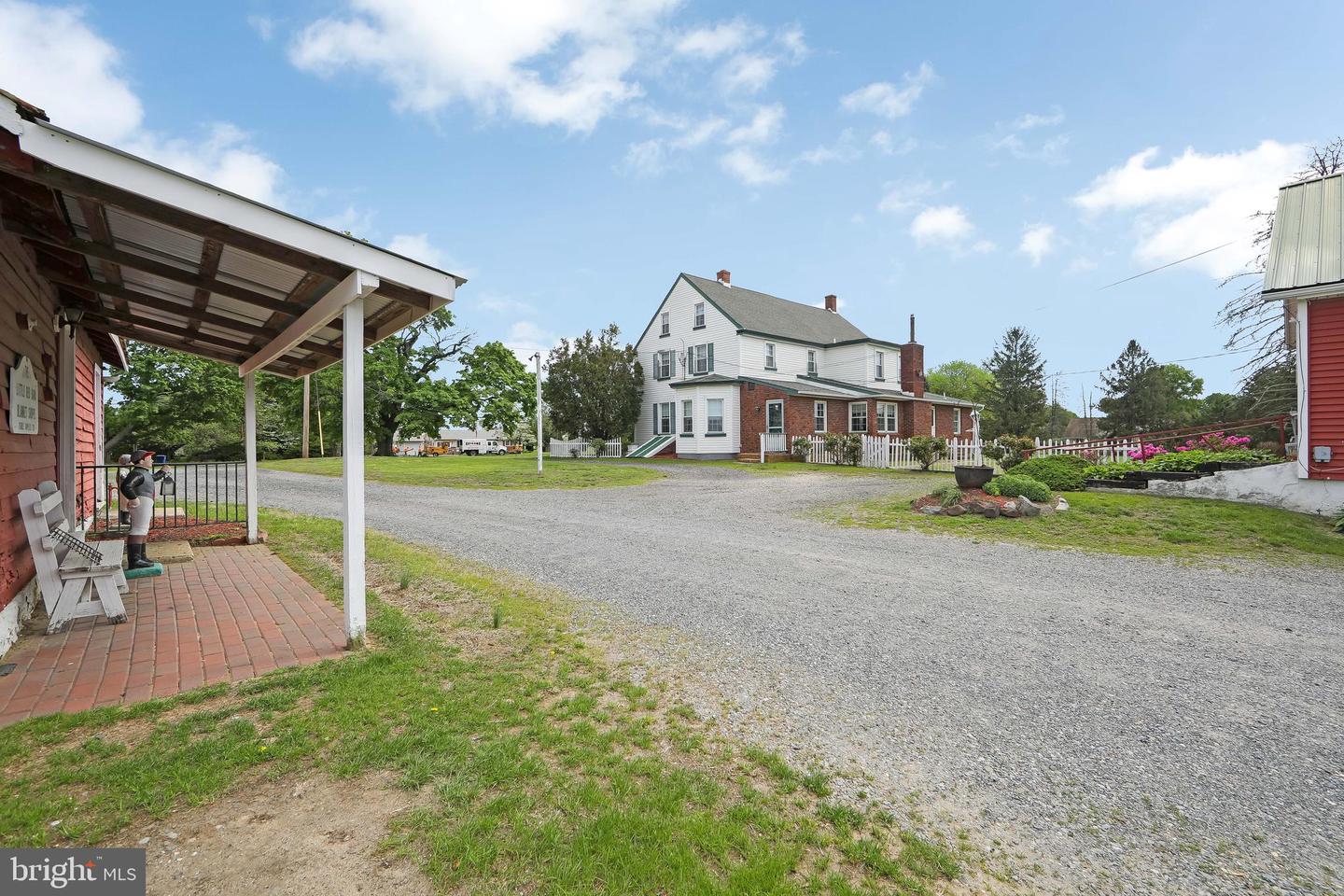 111 Newbolds Corner Rd Property Photo 17