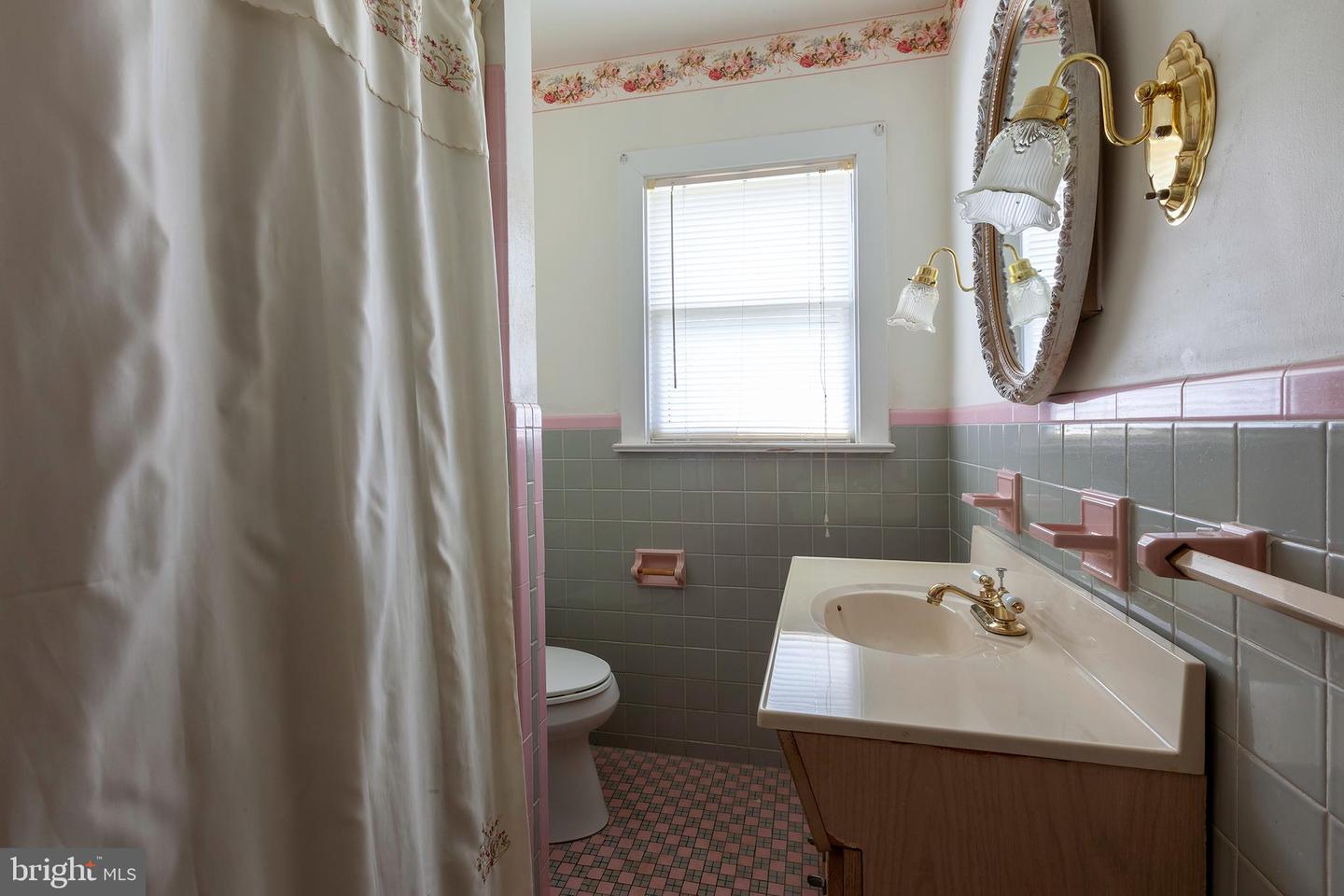 30 Cooper Ave Property Photo 7