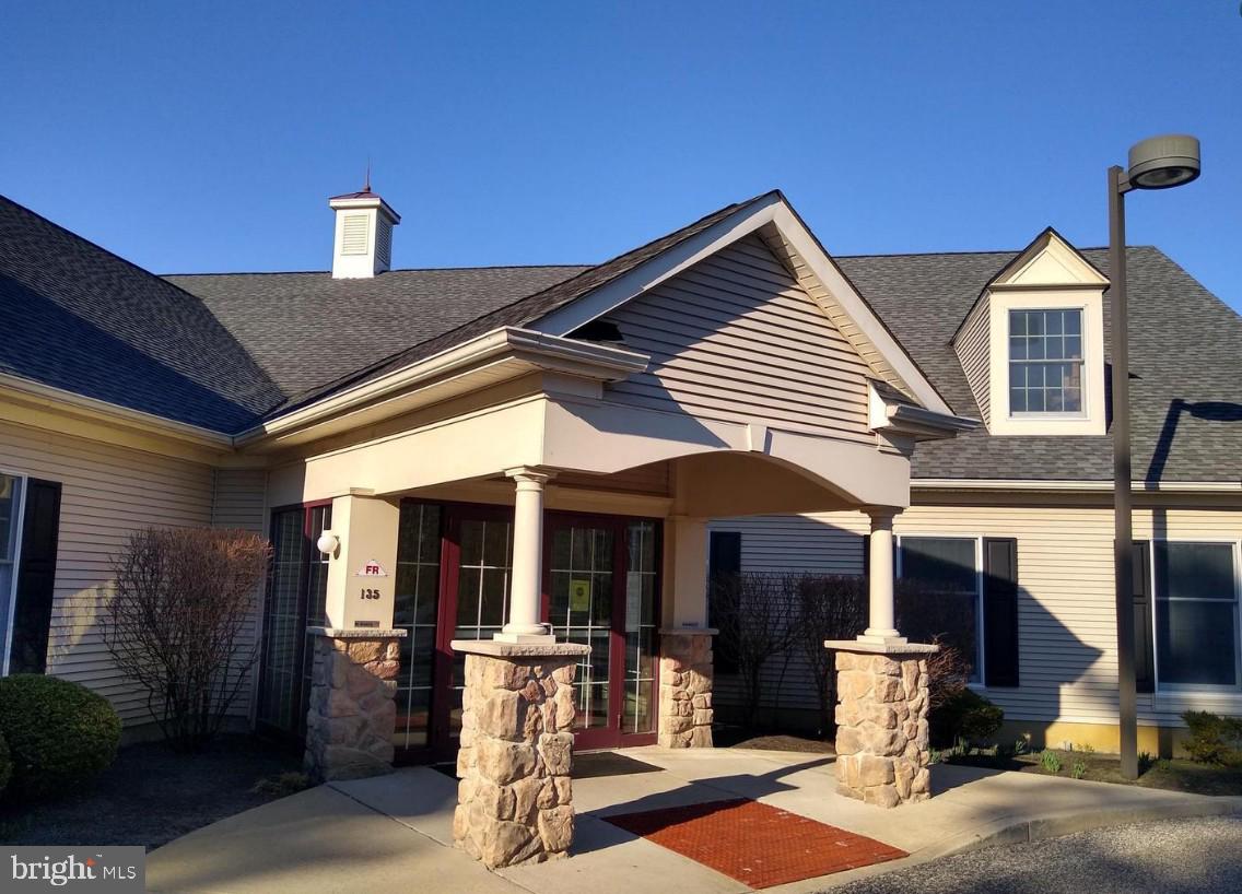 135 Jackson #b Property Photo 1