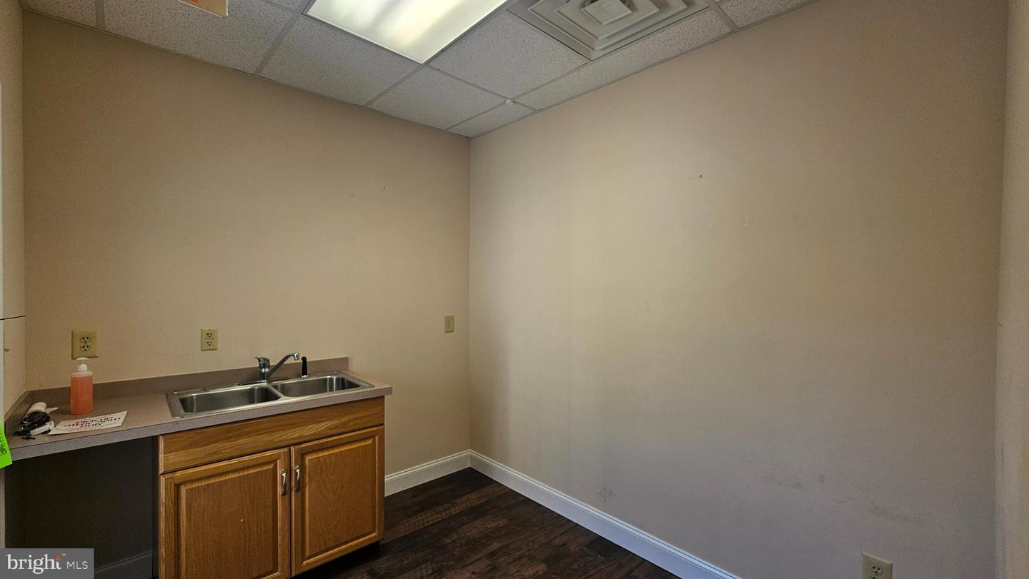 135 Jackson #b Property Photo 11