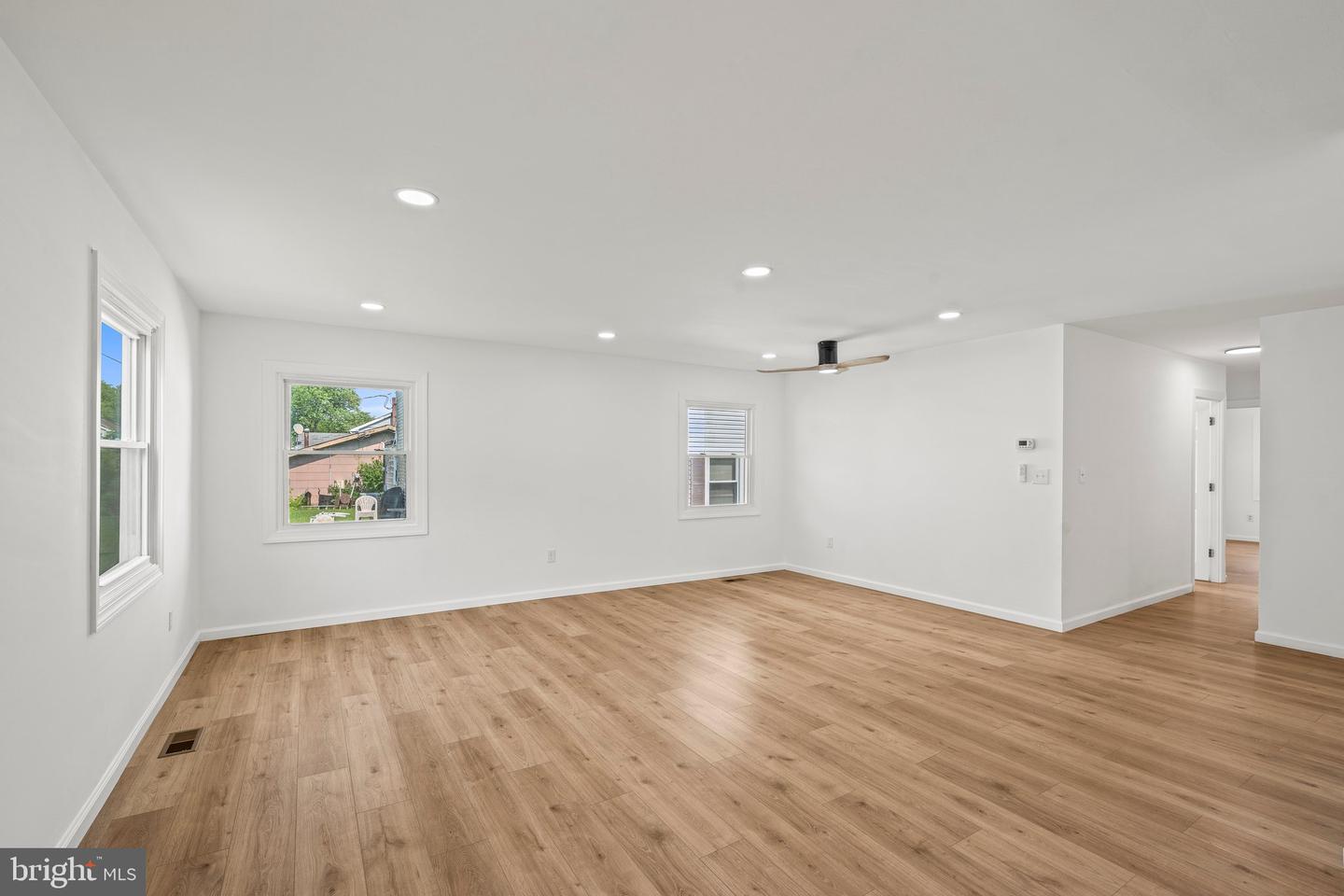 29 Hinsdale Ln Property Photo 8