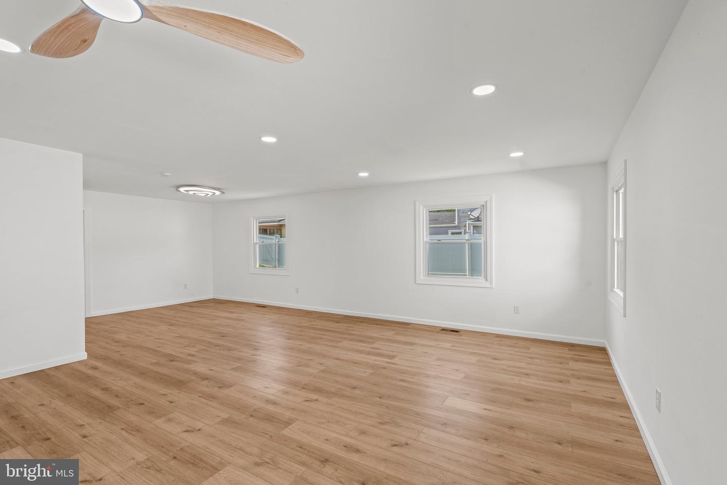29 Hinsdale Ln Property Photo 12