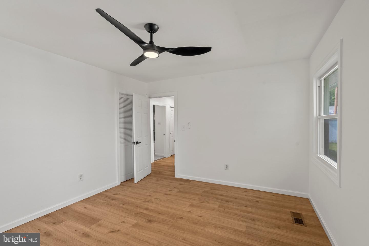 29 Hinsdale Ln Property Photo 22