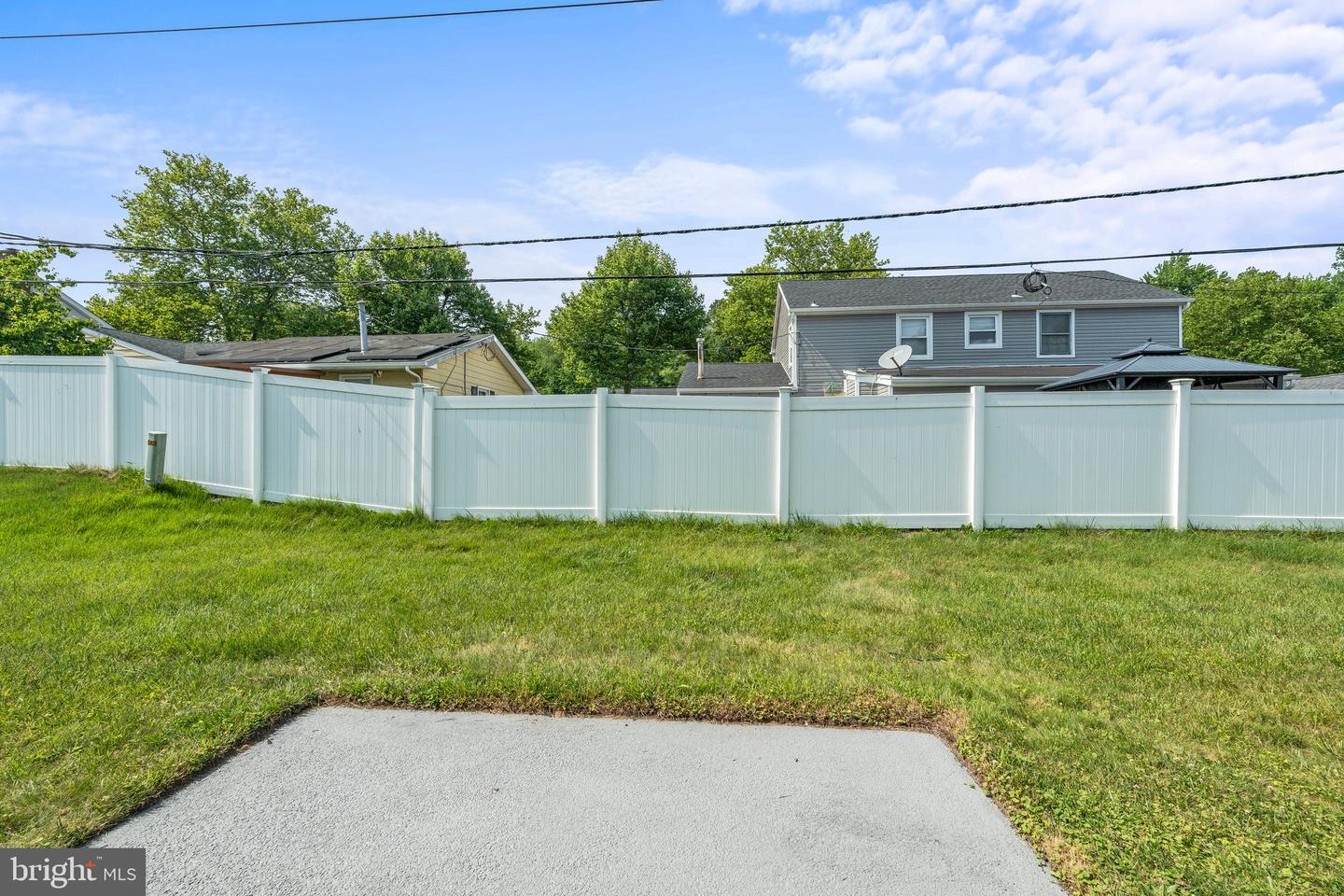 29 Hinsdale Ln Property Photo 31